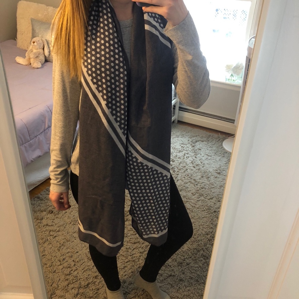 Lands’ End Diagonal Stripe/Dot Scarf✨